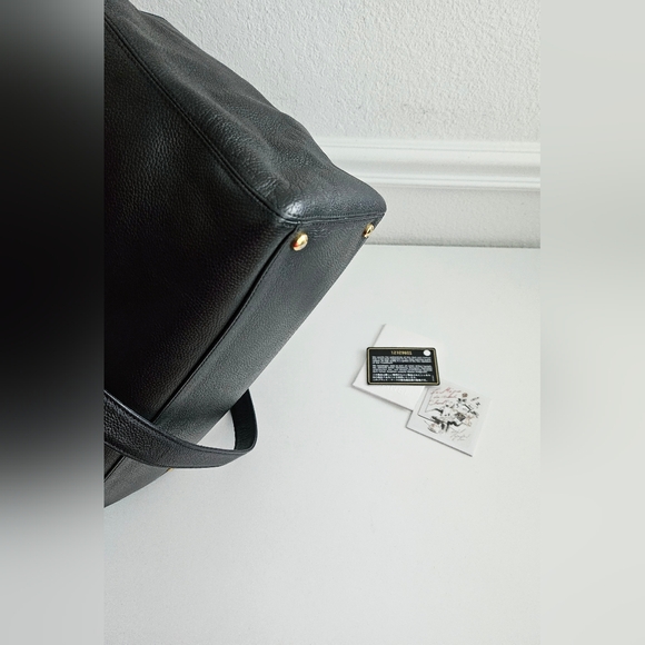 Chanel Black Caviar Tote With Strap & Removable Pouch - Picture 10 of 16